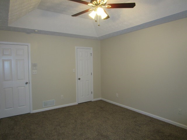 Building Photo - 73 Maplelake Ct