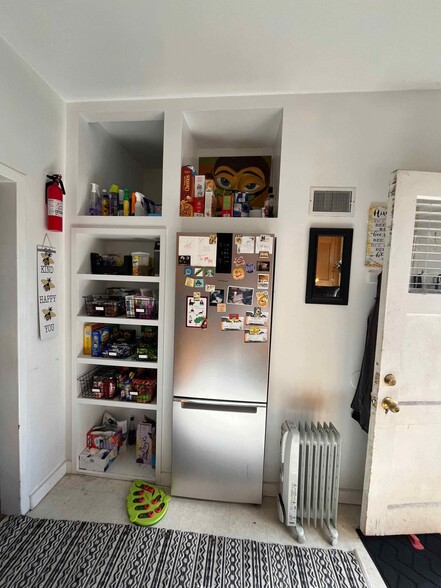 Building Photo - 768 E 900 S