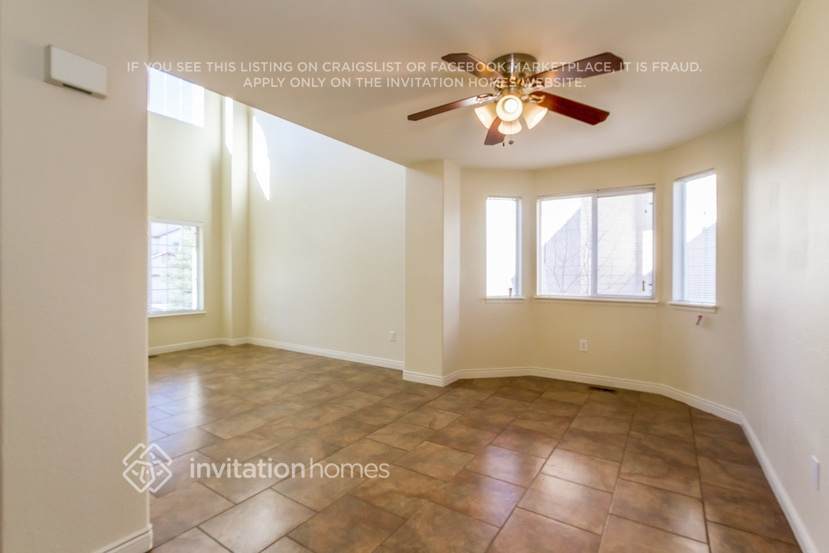 Building Photo - 4992 N Silverlace Dr