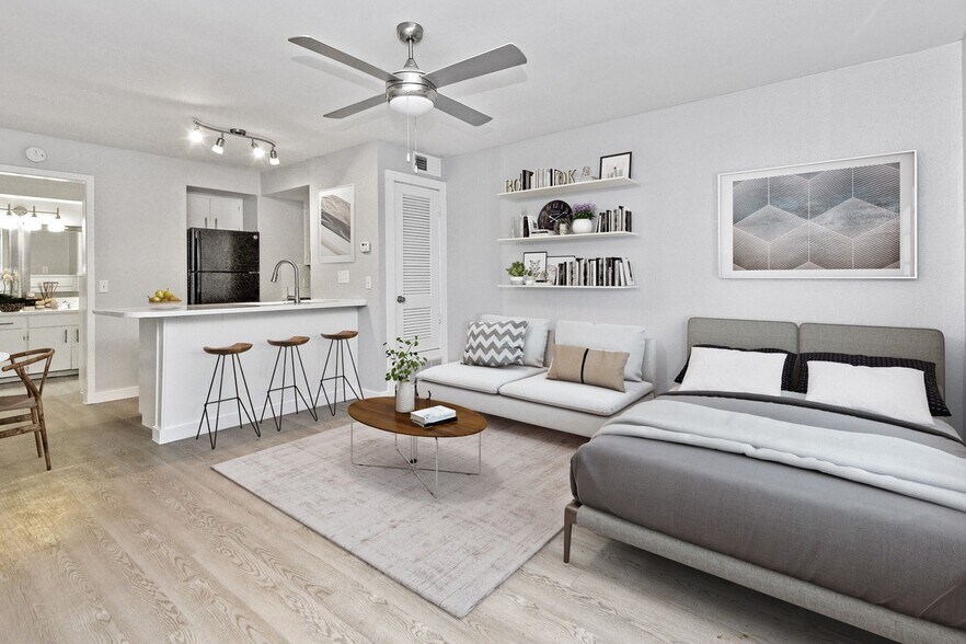 Renovated Studio - 6811 Great Northern Blvd