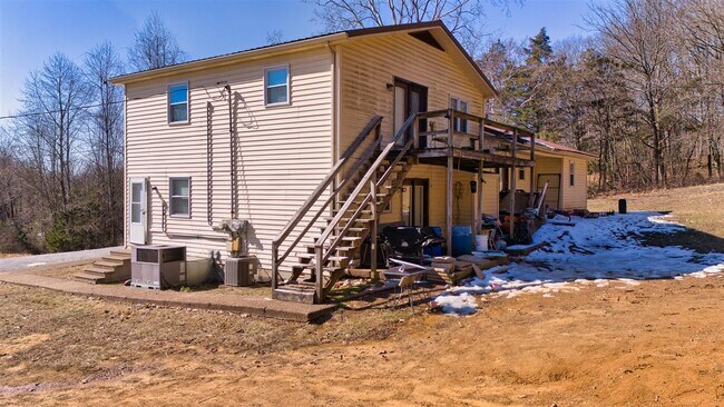 Building Photo - 2426 Lewisburg Rd