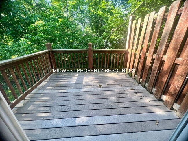 Building Photo - Highly Desired 3 Bd End Unit For Lease