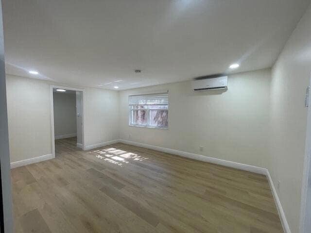 Building Photo - 302 N Tamarind Ave