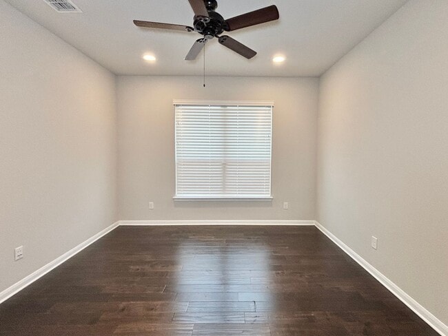Building Photo - 4 Bedroom Home with Pool in Kinder Ranch!