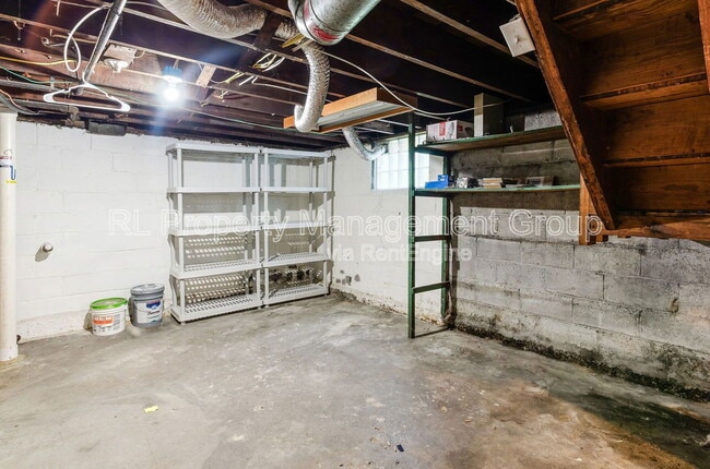 Building Photo - 247 E Jenkins Ave