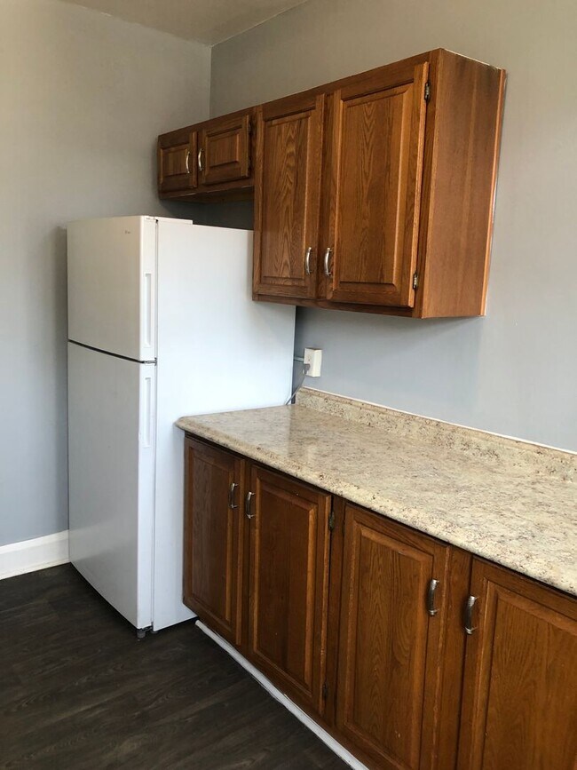 Building Photo - Discover this well-maintained 3-bedroom, 2-bath home in Baltimore, MD,