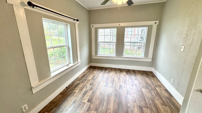 Building Photo - Charming 3-Bed, 2-Bath Home with Bonus Storage!