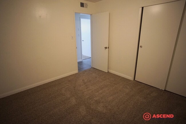 Building Photo - Charming Home in Central Bakersfield!