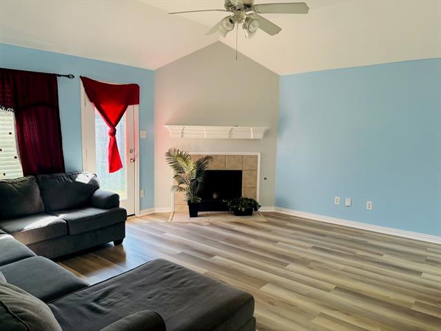 Building Photo - 1205 Oakridge Dr