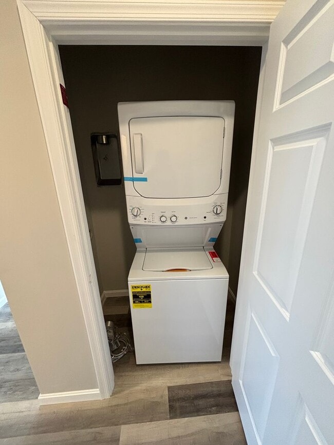 Building Photo - 1812 H Pl NE