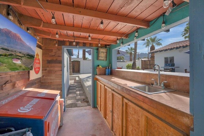 Building Photo - 52123 Avenida Diaz