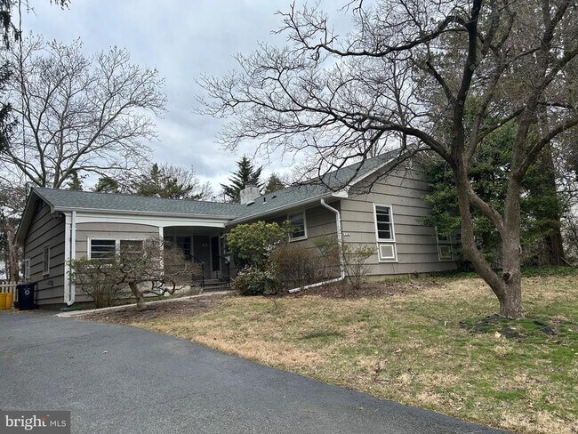 Building Photo - 14 Forester Dr