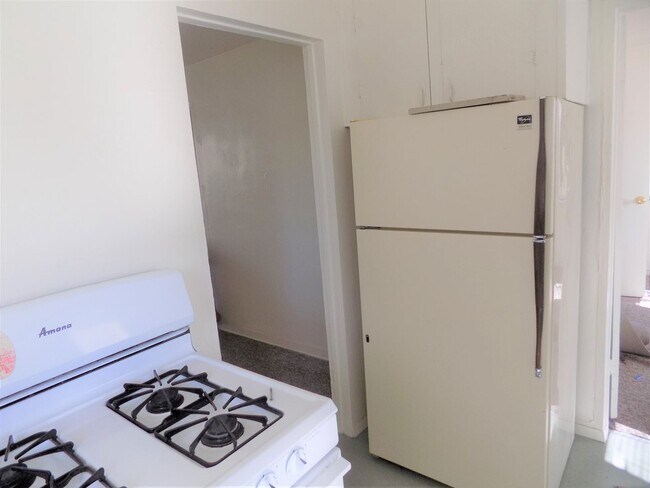 Building Photo - 735-745 Grand Ave