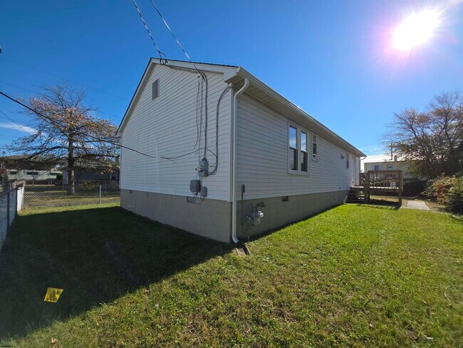 Building Photo - 1804 McKinley Ave