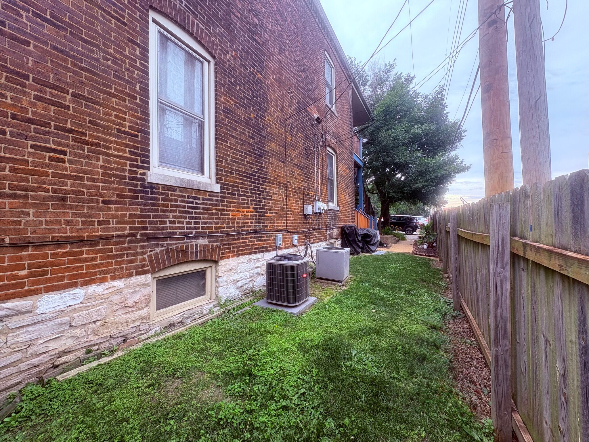 Building Photo - 1117 Missouri Ave