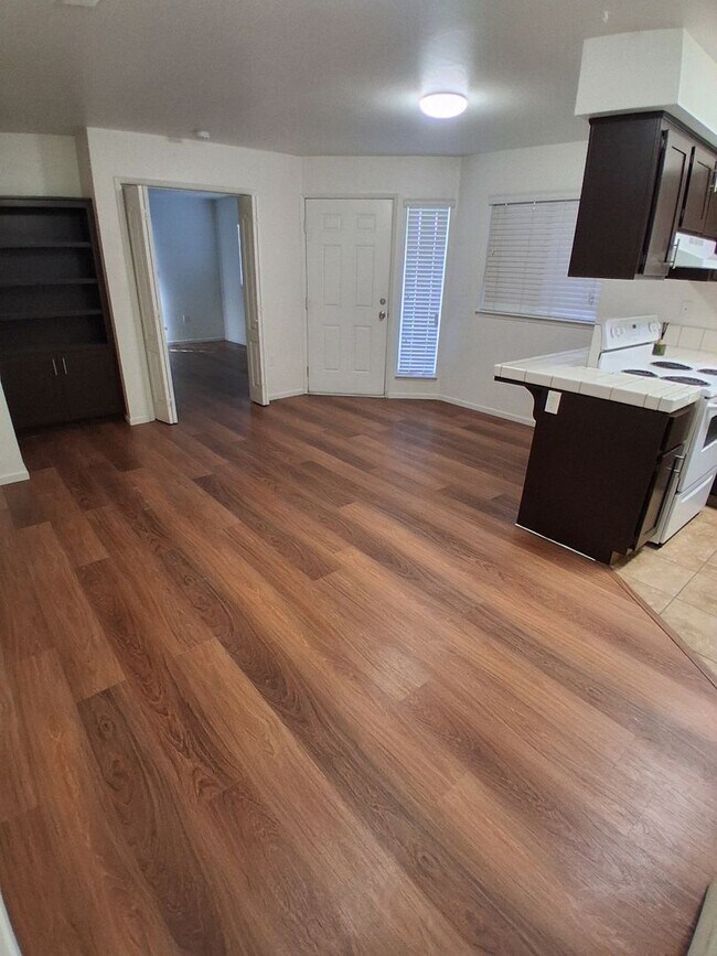 Building Photo - Great Condo for Rent!