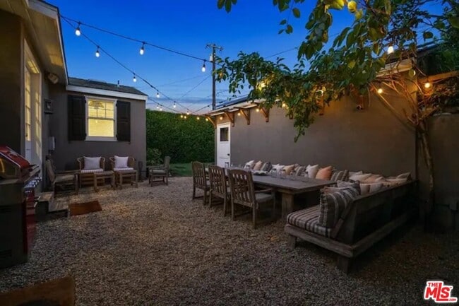 Building Photo - 1972 Stearns Dr