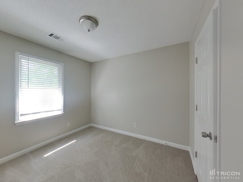 Building Photo - 39 Pine Grove Cir