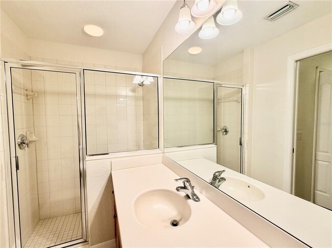 Building Photo - 819 Fairwaycove Ln