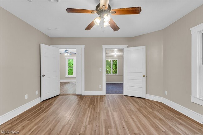 Building Photo - 2050 W 83rd St