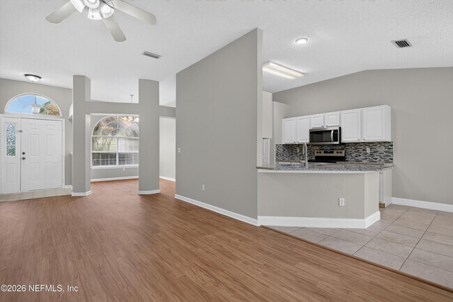 Building Photo - 12949 Chets Creek Dr S