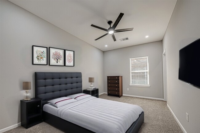 Building Photo - 7234 St Augustine St