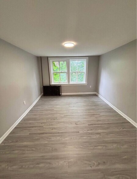 Building Photo - 81 Ten Broeck St