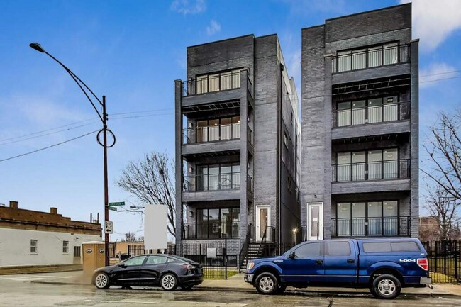 Primary Photo - 5523 S Indiana Ave