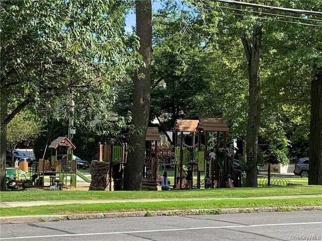 Building Photo - 1833 Palmer Ave