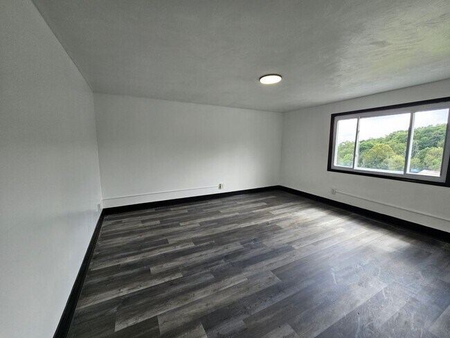 Building Photo - Newly Updated 2 bedroom 1 Bath House for rent!