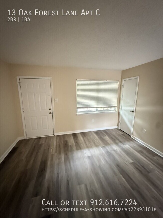 Building Photo - 13 Oak Forest Ln