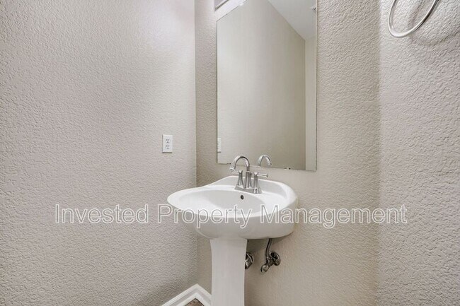 Building Photo - 3939 W 118th Pl