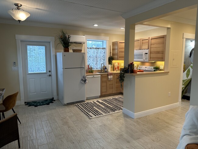 Building Photo - 112 Parker Dr