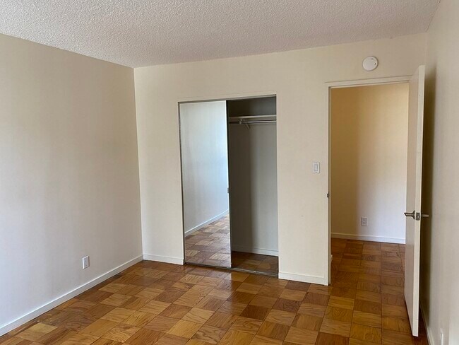 Building Photo - 99 Pond Ave