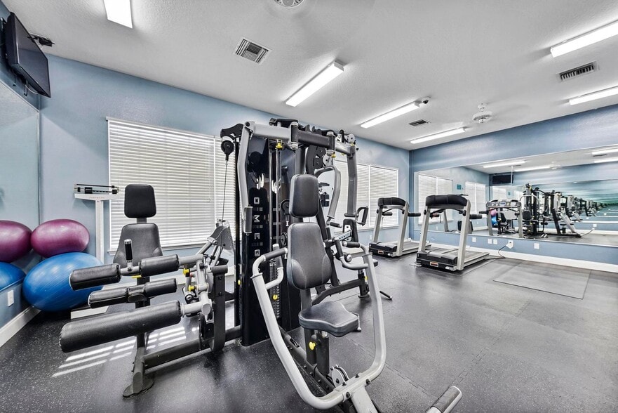 Building Photo - 10550 Baymeadows Rd