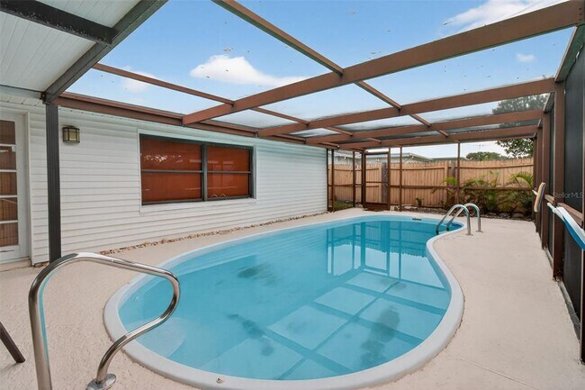 Building Photo - 3214 Huntington Rd