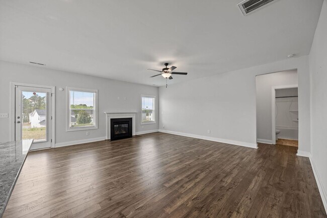 Building Photo - 629 Longstanton Ave