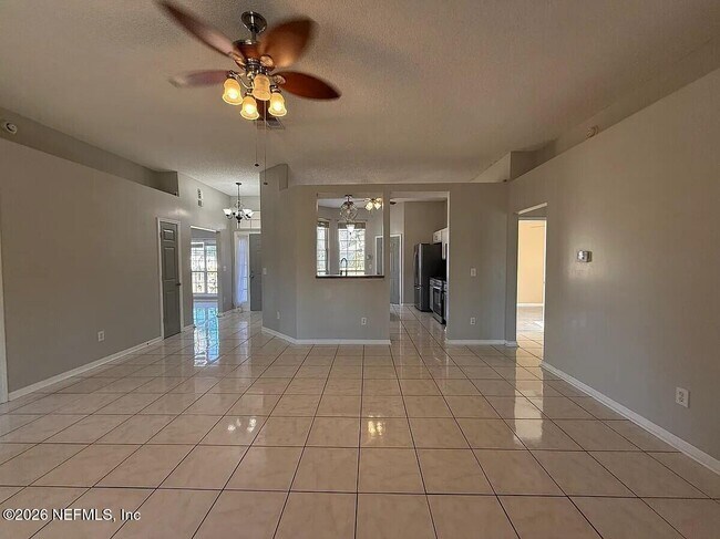 Building Photo - 913 Mackinaw Trail