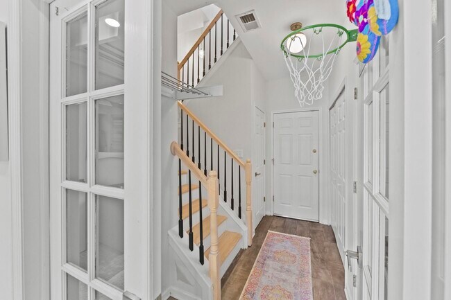 Building Photo - 408 Newburgh Ct