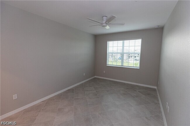 Building Photo - 15908 Grn Acrs Ave