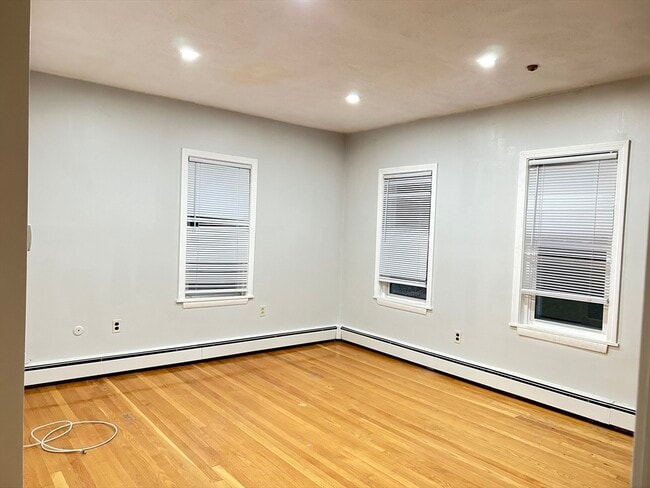 Building Photo - 318 Granite St