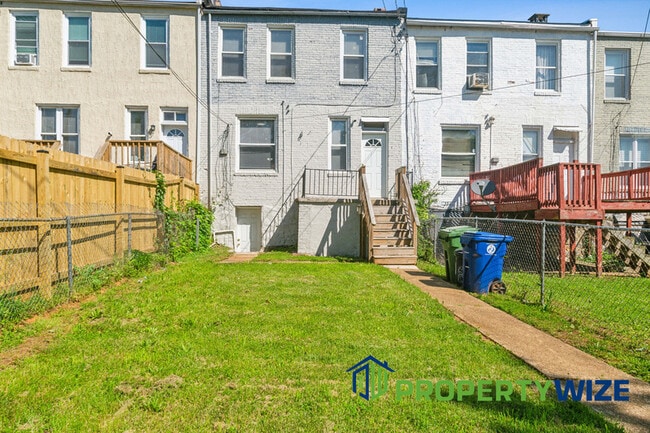 Building Photo - 3343 Avondale Ave
