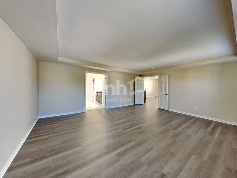 Building Photo - 8333 Parori Ln
