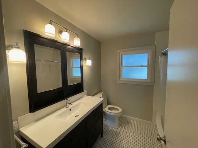 Building Photo - Beautiful 2 Bed / 1 Bath Home – Prime Location