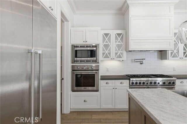 Building Photo - 1405 Oak Ave