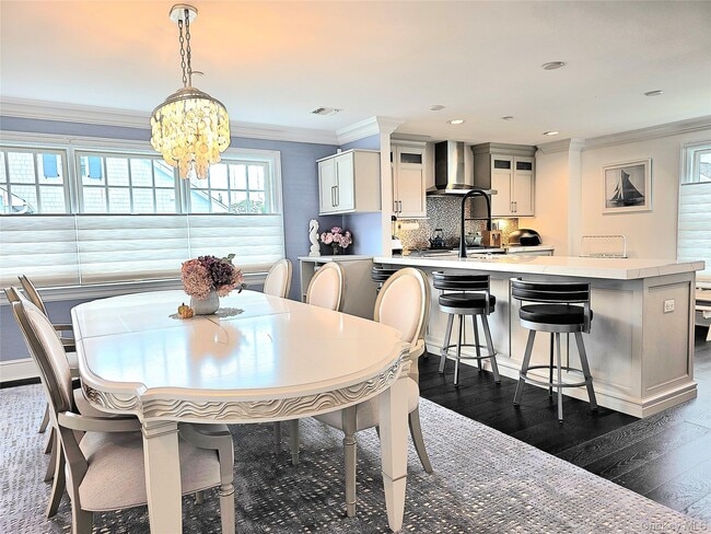 Building Photo - 34 Village Green Dr