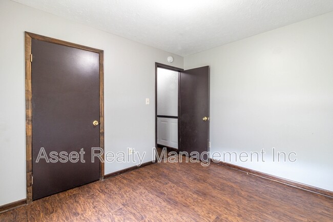 Building Photo - 6601 Bay Cir Dr