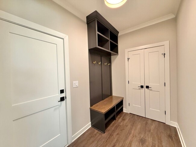 Building Photo - **OFFERING RENT PROMOTION FOR FIRST 6 MONT...