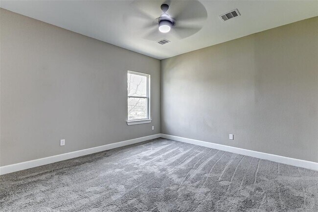 Building Photo - 5854 Southville St