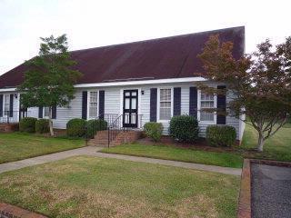 Building Photo - 2232 Nash Pl N